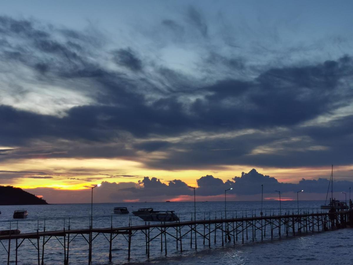 Отель Samui Pier Front & 3*